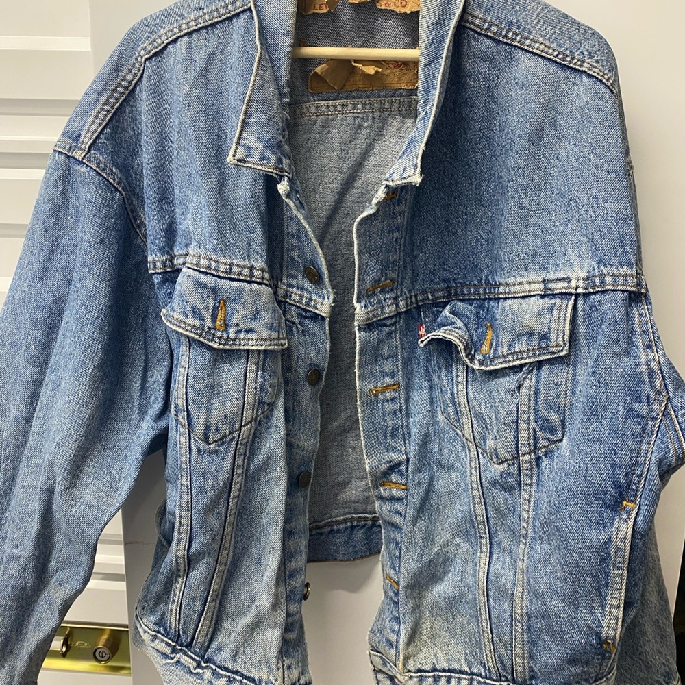 Vintage Levi’s denim jacket. Size XL